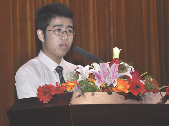 2007级学生代表范刚发言