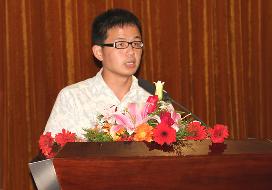 2008级学生代表刘小兵发言