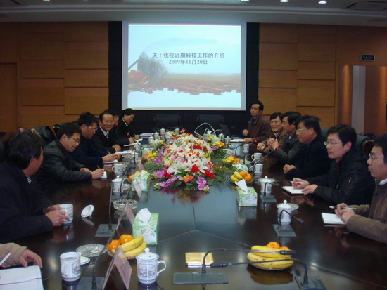 浦玉忠校长率队赴苏州科技学院交流科研工作