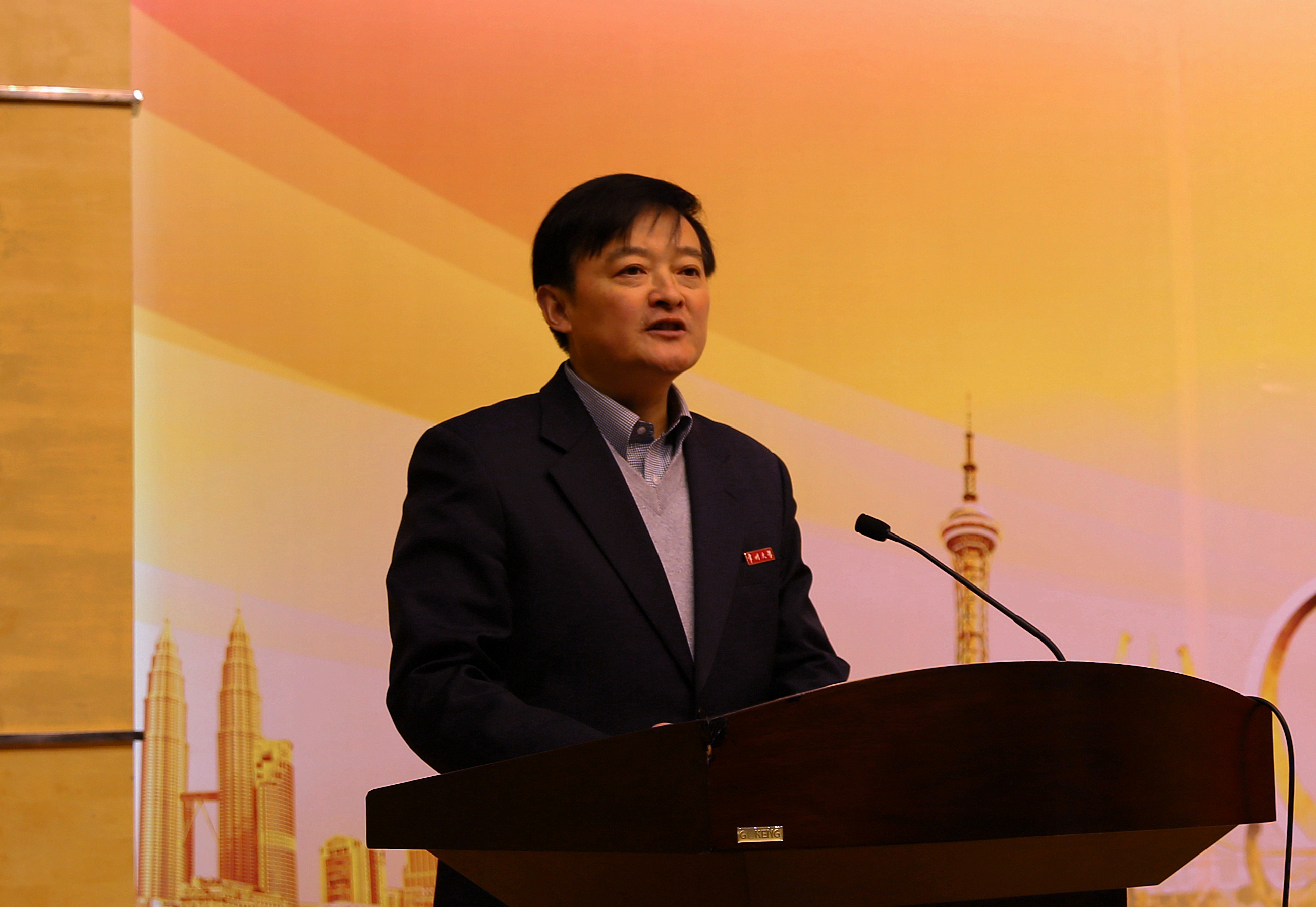 程纯致辞常州大学副校长王卫星主持成立仪式常州大学校长陈群为朱志洪