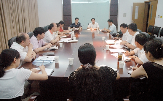 学校举行教学工作会议各讨论小组汇报交流会